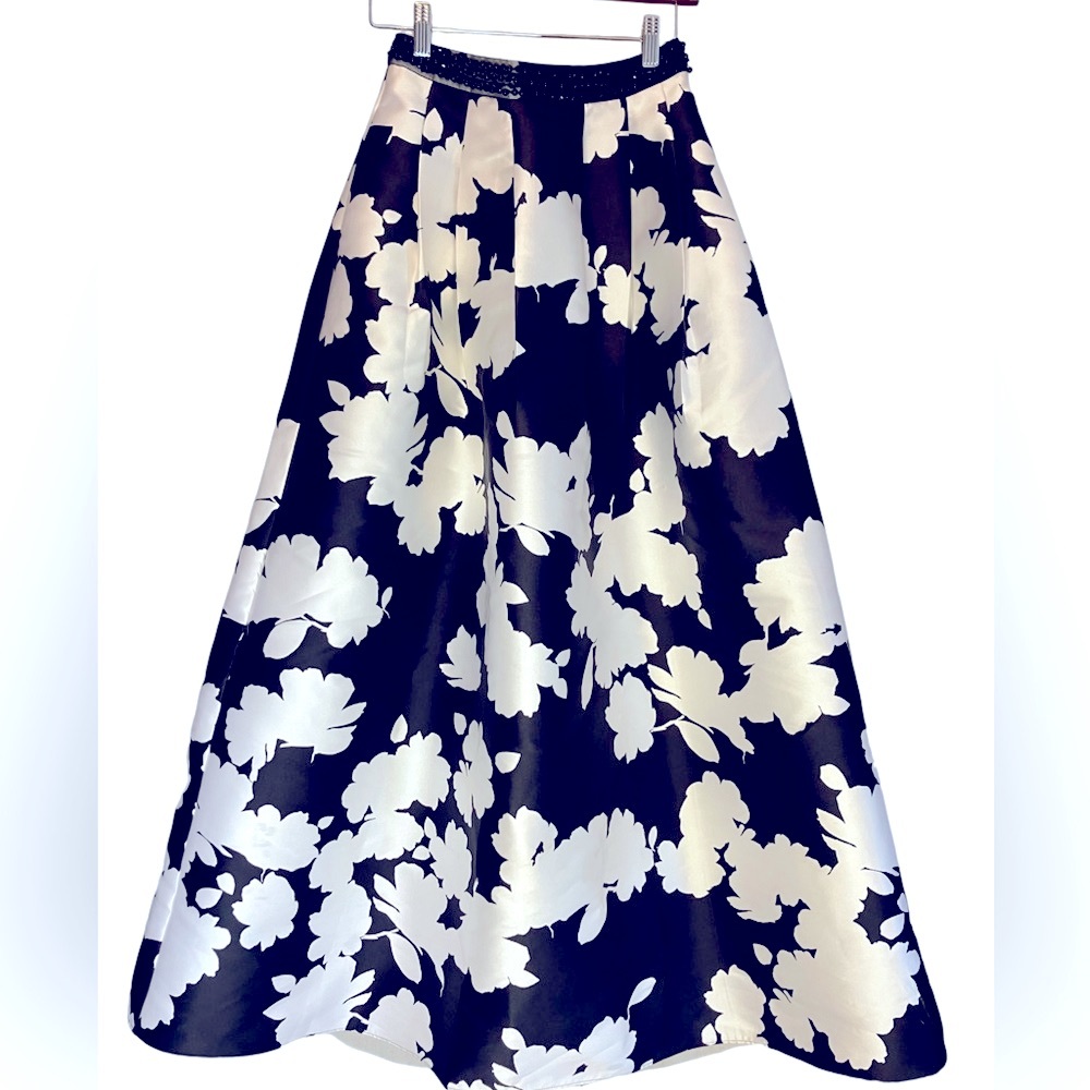 By&By Stiff Satin White on Black Floral Floor Length Formal Skirt Size 1 NWT